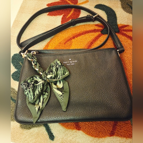 Kate Spade Black Leather Crossbody Bag EUC - Picture 1 of 7